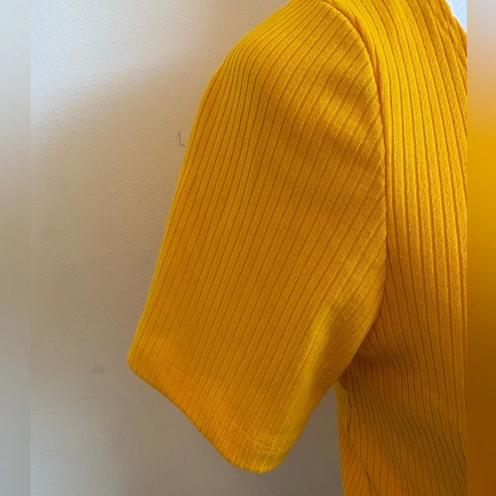 Small Urban Outfitters Yellow Tie Front Cropped Top - Picture 5 of 10